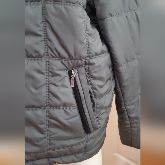 Tommy Bahama Thin Puffer Down Gray Jacket - Picture 7 of 7